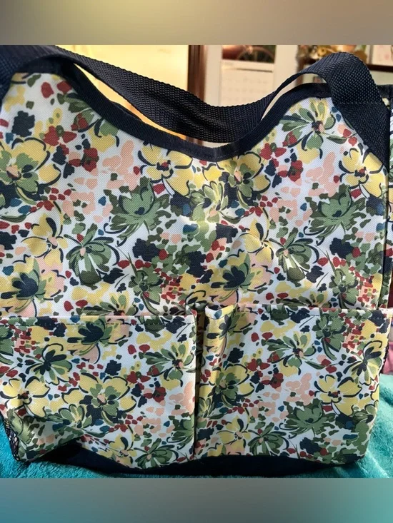 Thirty one Get outside organizer tote NWOT spring floral - Picture 2 of 4